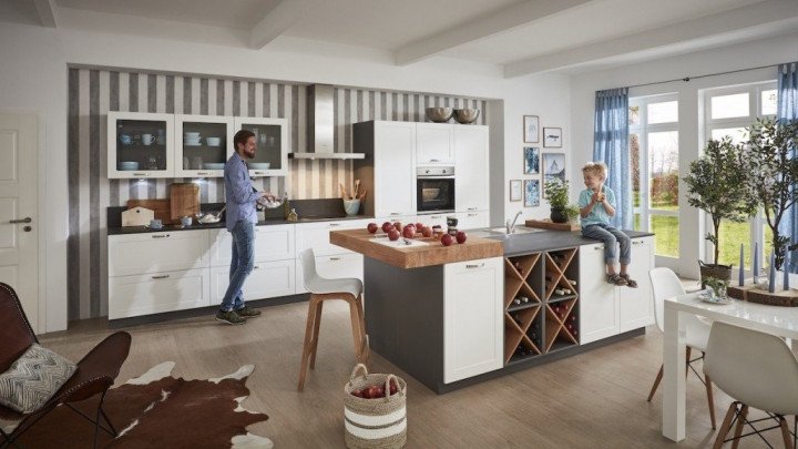 landhaus kueche insel stauraum familie 1030x603